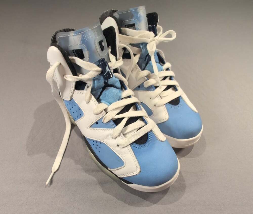 Jordan Air Jordan 6 Retro UNC University Blue Size 6Y/ 7.5W
